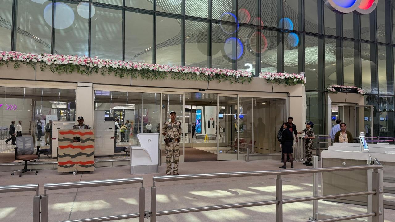 <p>The airport is expected to ease congestion at Mumbai&rsquo;s main airport and improve regional connectivity</p>