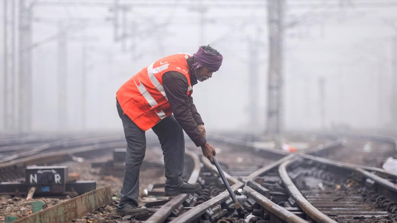 Delhi's air quality remained in the 'very poor' category in the morning as several parts of the national capital woke up under a thick layer of smog. The combined impact of pollution and fog further reduced visibility, compounding travel disruptions.