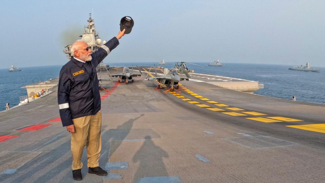 <p>PM Modi meets naval personnel aboard INS Vikrant on the occasion of Diwali, off the coast of Goa and Karwar.</p> <p>PM Modi meets naval personnel aboard INS Vikrant on the occasion of Diwali, off the coast of Goa and Karwar.</p>