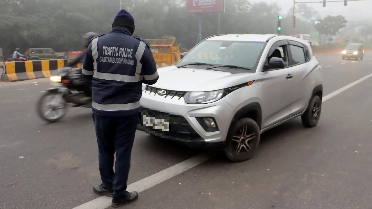 Delhi: Entry ban on non-city private vehicles below BS-VI comes into force