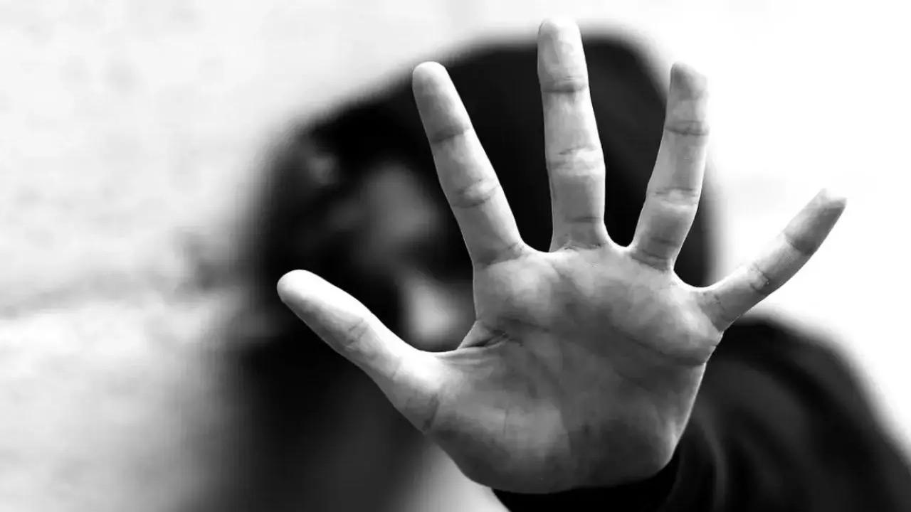 Doctor suspended after viral video shows assault on patient in IGMC hospital war