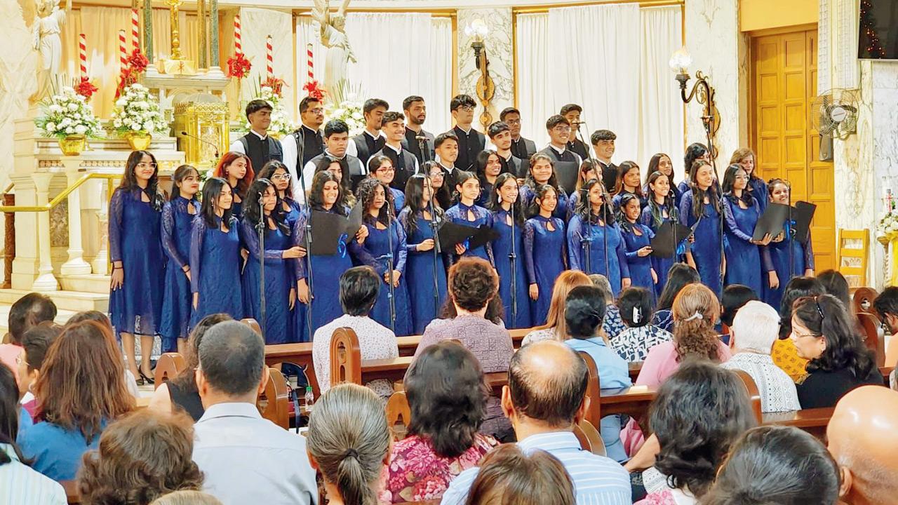 The Conchords choir from Vakola in performance 