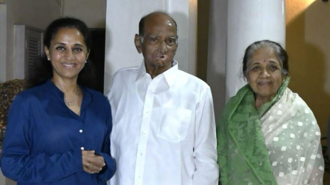 Pawar with his daugther and wife (right) Pratibha Pawar. PIC/ X