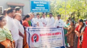 Scores of teachers protest edu policies despite pay-cut warning