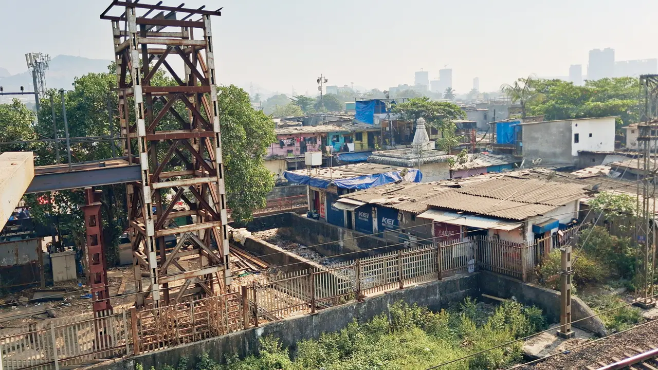 Jitendra Awhad vows to block Kalwa-Airoli rail project if residents displaced