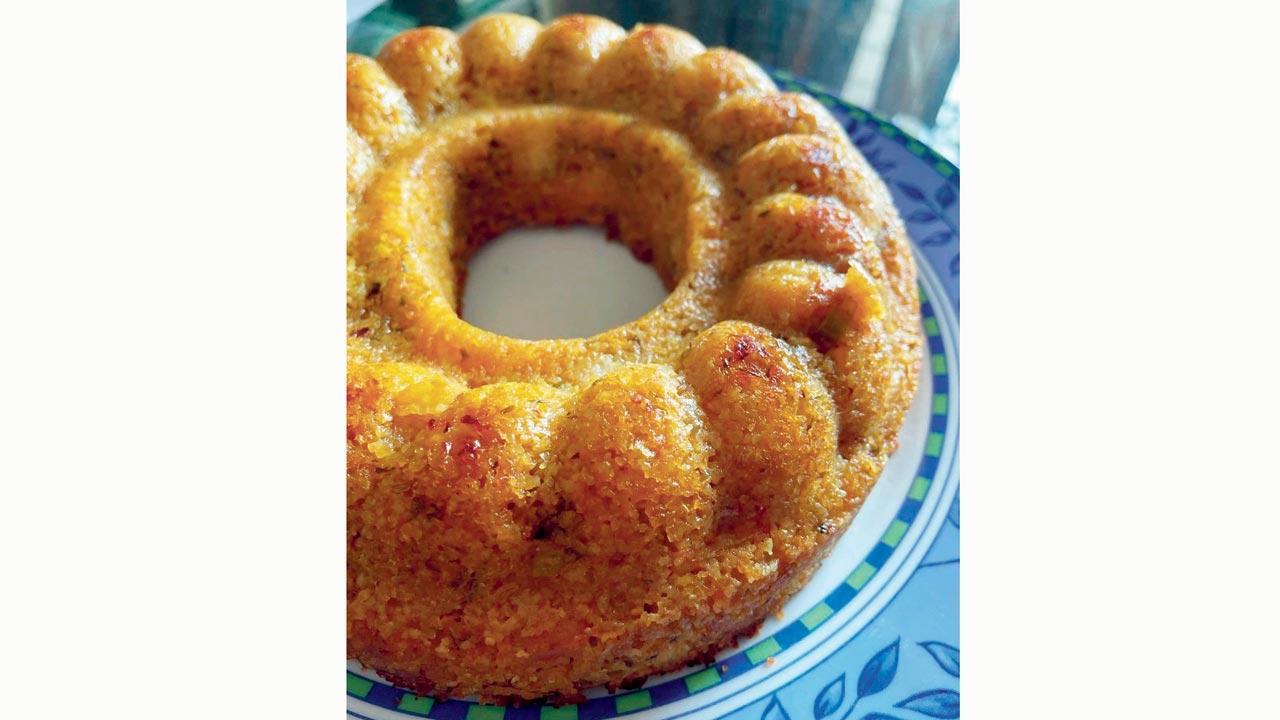 Pathare Prabhus make a banana cake with either shrimp or bombil called mumbra. Soumitra Velkar, who runs a food delivery outfit, makes it with shrimp. Pic/Soumitra Velkar