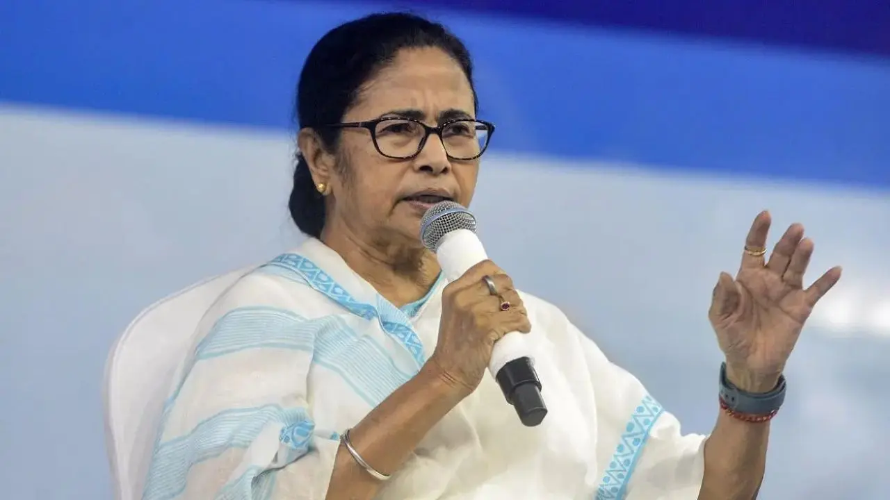 CM Mamata Banerjee critica el asalto en el evento de Gita y dice que «Bengala no está ARRIBA» CM Mamata Banerjee critica el asalto en el evento de Gita y dice que «Bengala no está ARRIBA»