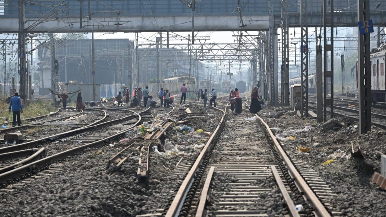 Amid the operational work that will be carried out by the authorities, the fifth line of the WR will remain suspended for passenger trains running during the block.