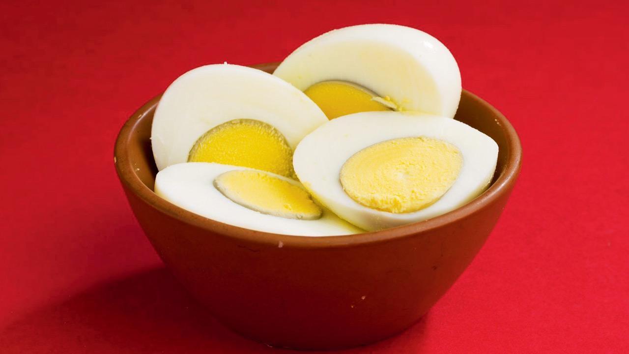 Immunity boostersChildren need warm, nutrient-dense meals with enough protein, healthy fats, and seasonal fruits. Adults should focus on balanced meals with whole grains, vegetables, lean protein, and hydration to maintain energy and prevent fatigue.
Senior citizens need softer, easy-to-digest foods, adequate protein, calcium, and warm fluids to support immunity, digestion, and joint health. Adding spices like ginger and turmeric helps improve digestion and immunity Immunity boostersChildren need warm, nutrient-dense meals with enough protein, healthy fats, and seasonal fruits. Adults should focus on balanced meals with whole grains, vegetables, lean protein, and hydration to maintain energy and prevent fatigue.
Senior citizens need softer, easy-to-digest foods, adequate protein, calcium, and warm fluids to support immunity, digestion, and joint health. Adding spices like ginger and turmeric helps improve digestion and immunity