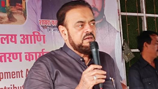 Azmi condemns attacks on minorities in Bangladesh; slams Bihar CM over hijab row