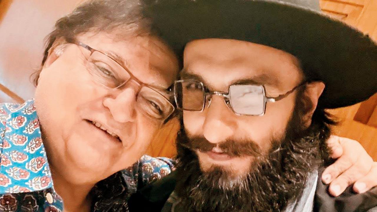 Rakesh Bedi with Ranveer Singh