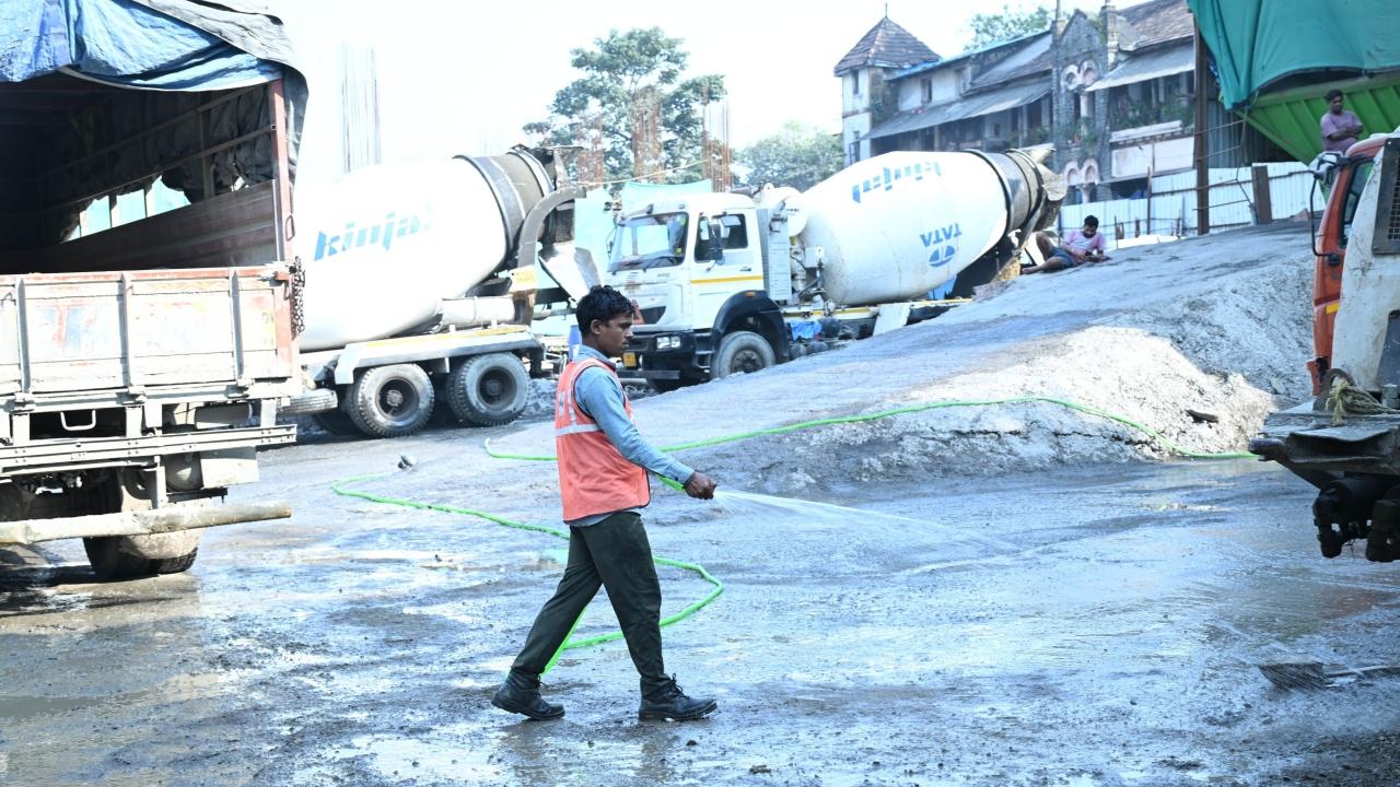 The Mumbai civic chief also clarified that the Graded Response Action Plan Stage-4 (GRAP-4) is not currently applicable to Mumbai, but monitoring of pollution sources will continue