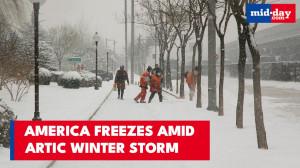 Crippling winter storm slams U.S. as heavy snow and power outages spread