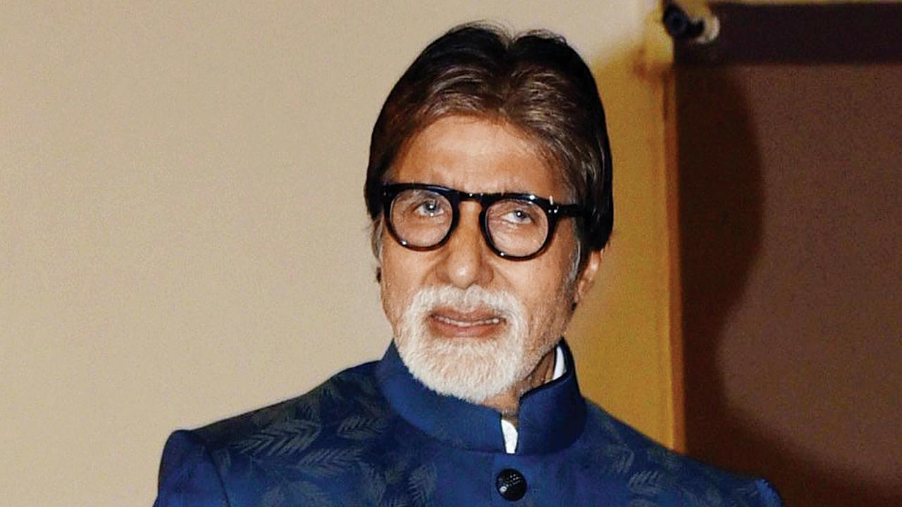 Amitabh Bachchan reflects `In the end, life becomes a series of still pictures`