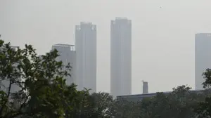 IN PHOTOS: Mumbai continue to witness haze in parts of city