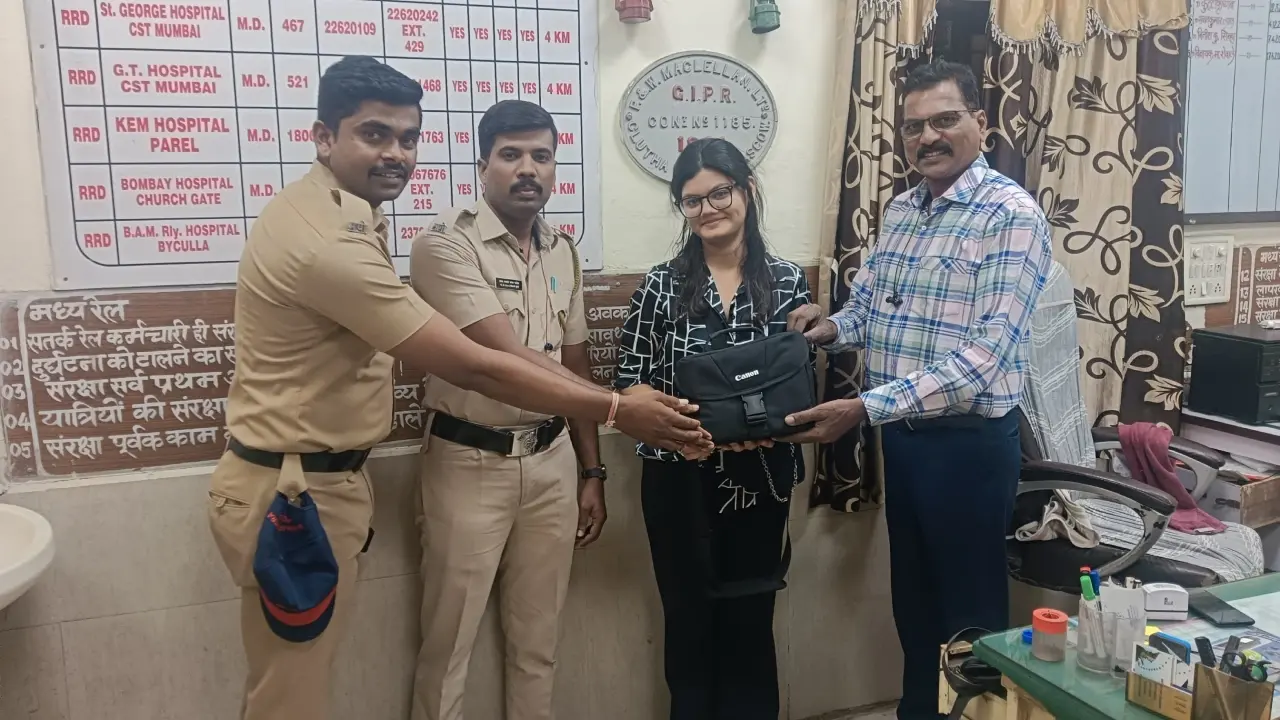 Mumbai: Railway officials trace and return lost bag with Rs 3 lakh worth camera