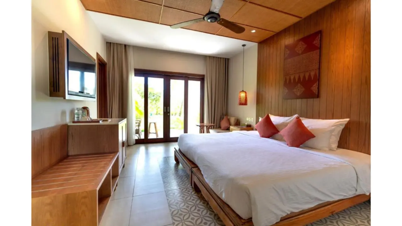 From Highways to Hotels: Touching Towns Pushes India Towards Global Cleanliness Benchmark