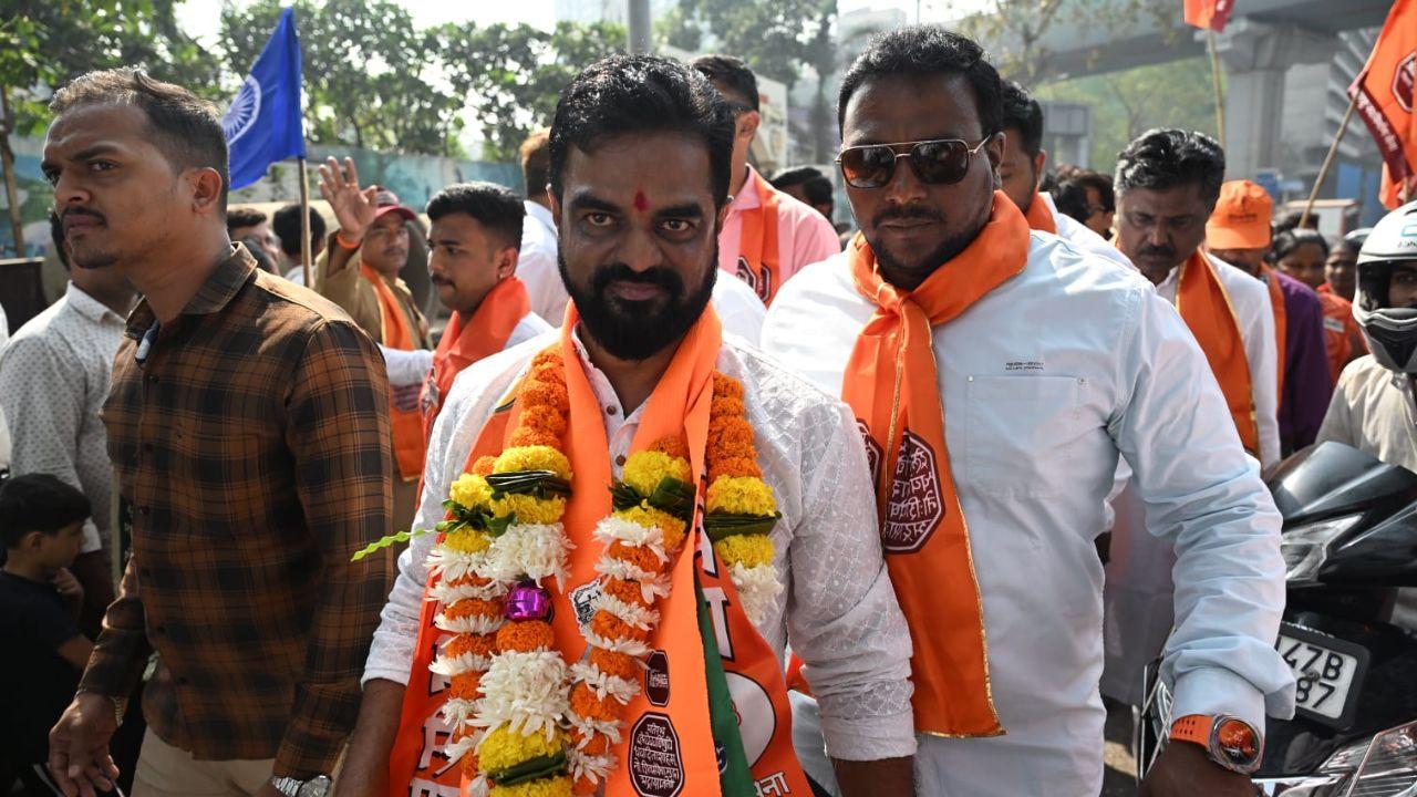 MNS–Shiv Sena (UBT) alliance candidate Prashant Mahadik with his supporters at the venue