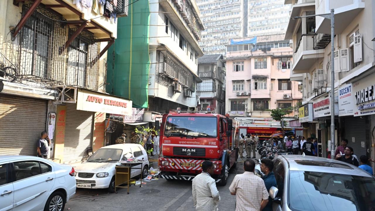 Following the information regarding the blaze, Mumbai Fire Brigade, Police and other civic officials rushed to the spot