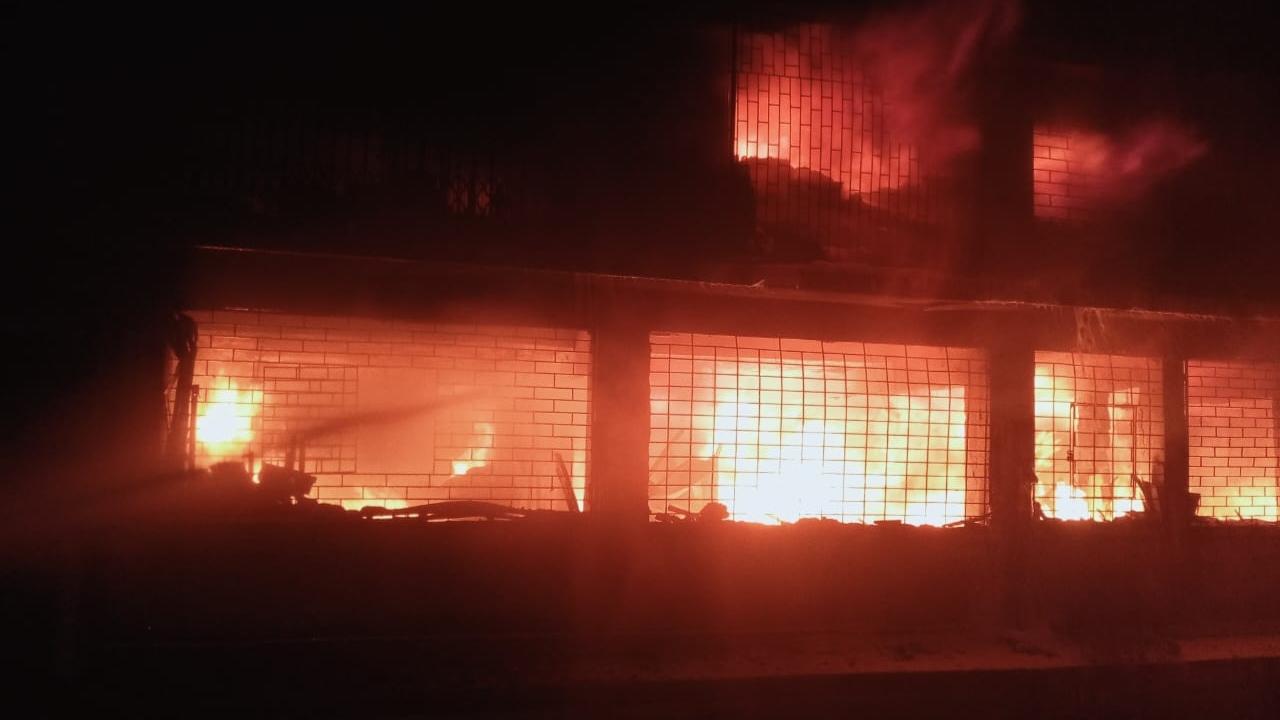 Massive fire breaks out at warehouse in commercial building Thane's Mumbra