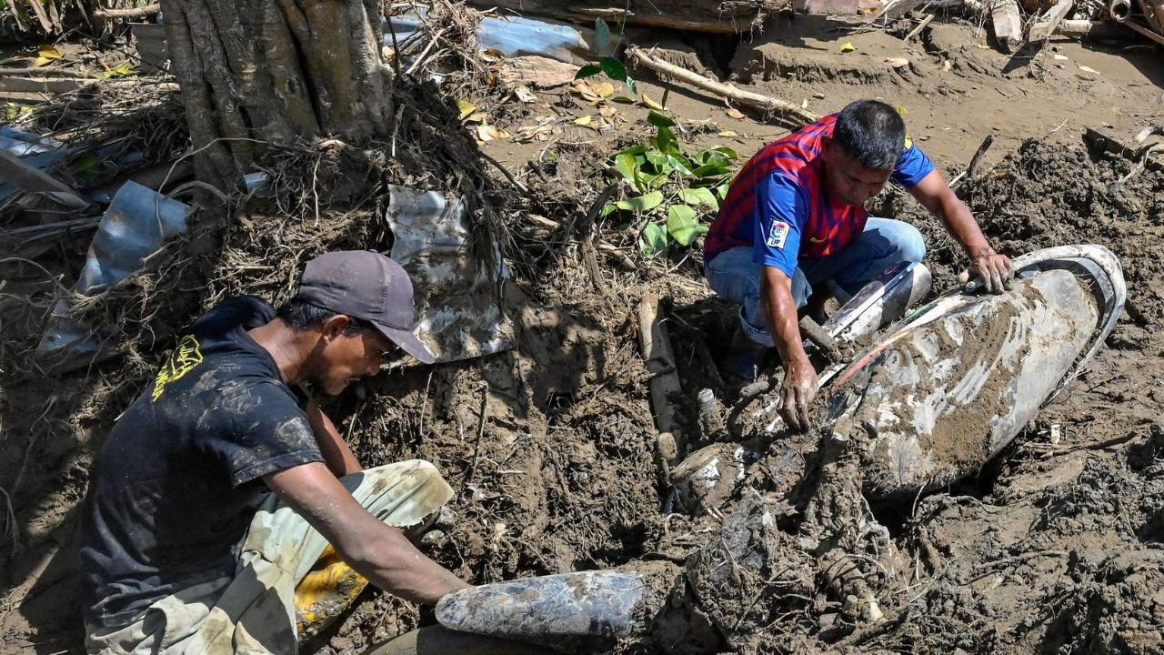 Trucks carrying relief supplies crawled along roads connecting North Sumatra’s Medan city to Aceh Tamiang, which had reopened almost a week after the disaster, but distribution was slowed by debris on the roads, said National Disaster Management Agency spokesperson Abdul Muhari