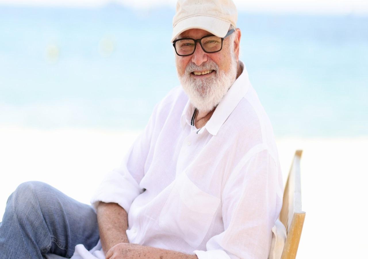 Reiner identified as having no religious affiliation and as atheistic on January 13, 2012. He later said that while he rejected organised religion, he was sympathetic to the ideas of Buddhism.