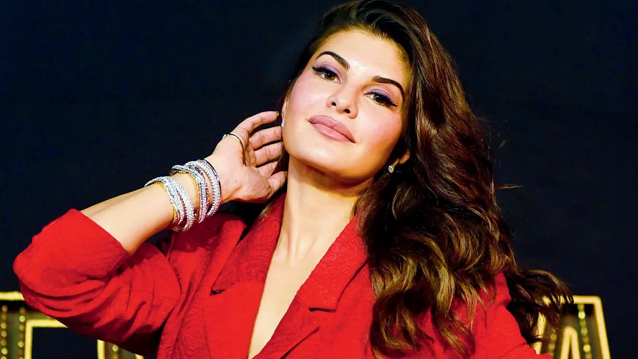 Jacqueline Fernandez visits her old school in Bahrain