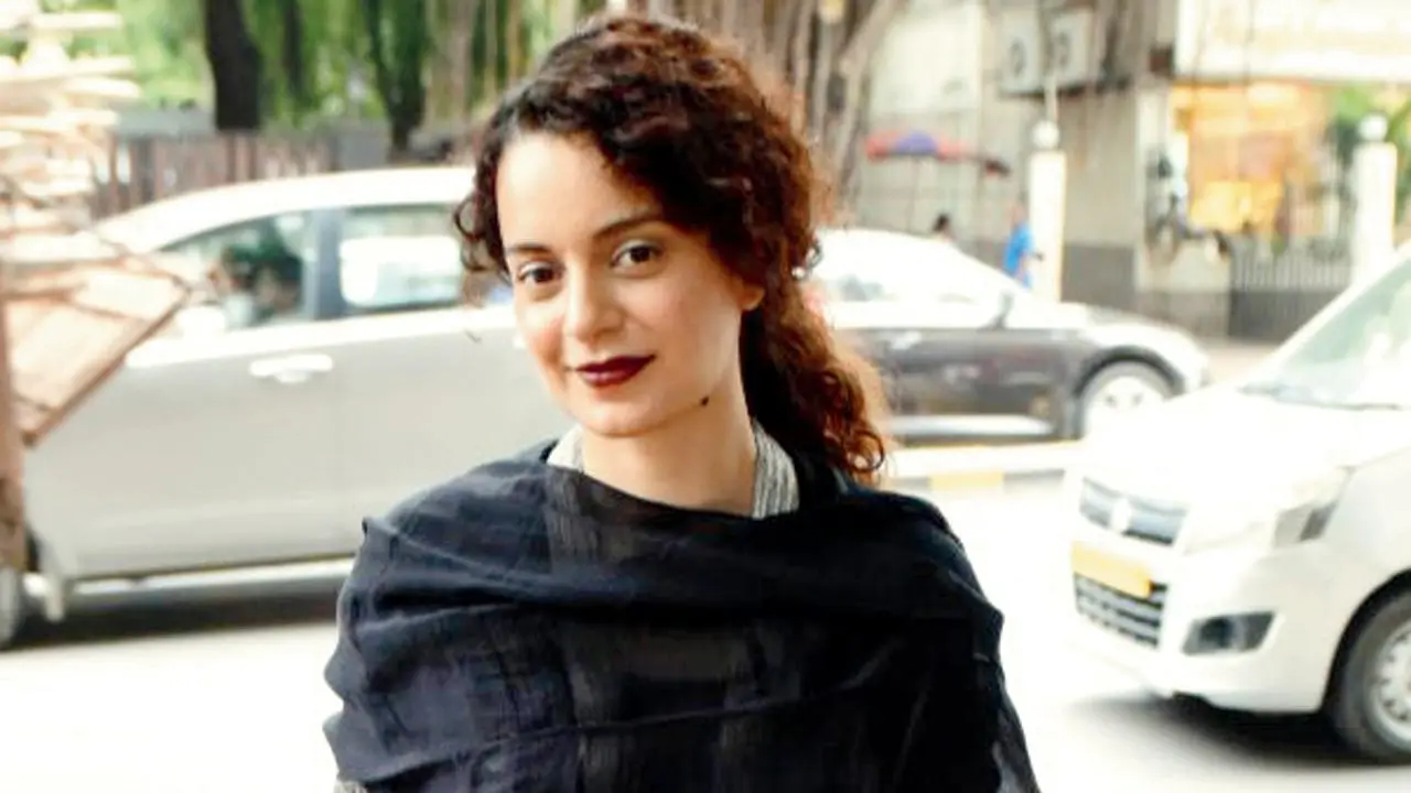 Kangana Ranaut offers prayers at Baba Baidyanath Dham in Deoghar