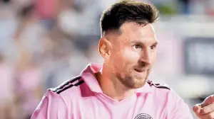 Messi's Delhi arrival delayed as fog disrupts flight