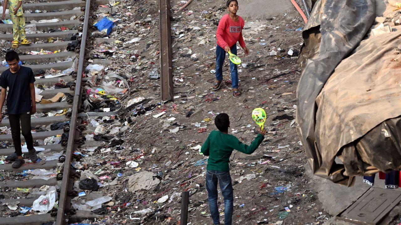 <h2>Bandra, Mumbai</h2>
<p>Boys play badminton near a railway track, carving out moments of recreation amid the city’s dense urban landscape. Pic/ Sayyed Sameer Abedi<br /><br /></p> <h2>Bandra, Mumbai</h2>
<p>Boys play badminton near a railway track, carving out moments of recreation amid the city’s dense urban landscape. Pic/ Sayyed Sameer Abedi<br /><br /></p>