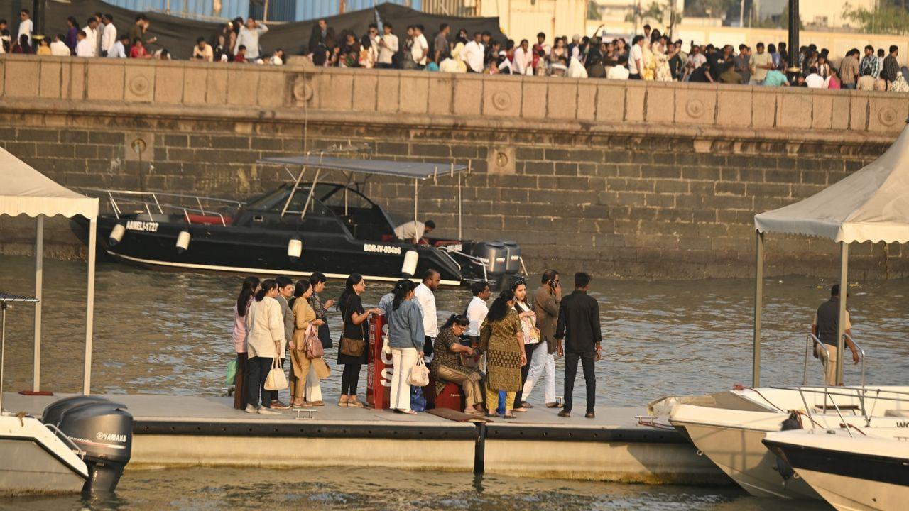 <h2>Gateway of India, Mumbai </h2>
<p>Holiday crowds throng a private jetty near the Gateway of India as speedboats operate at full capacity during the Christmas travel rush. Pic/ Ashish Raje</p> <h2>Gateway of India, Mumbai </h2>
<p>Holiday crowds throng a private jetty near the Gateway of India as speedboats operate at full capacity during the Christmas travel rush. Pic/ Ashish Raje</p>