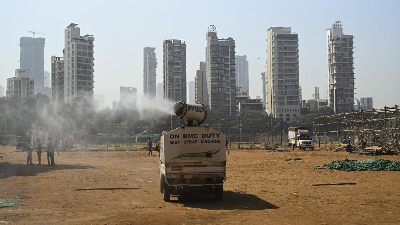 The action is part of BMC’s ongoing efforts to enforce strict compliance with environmental regulations and improve air quality in Mumbai’s city and suburban areas