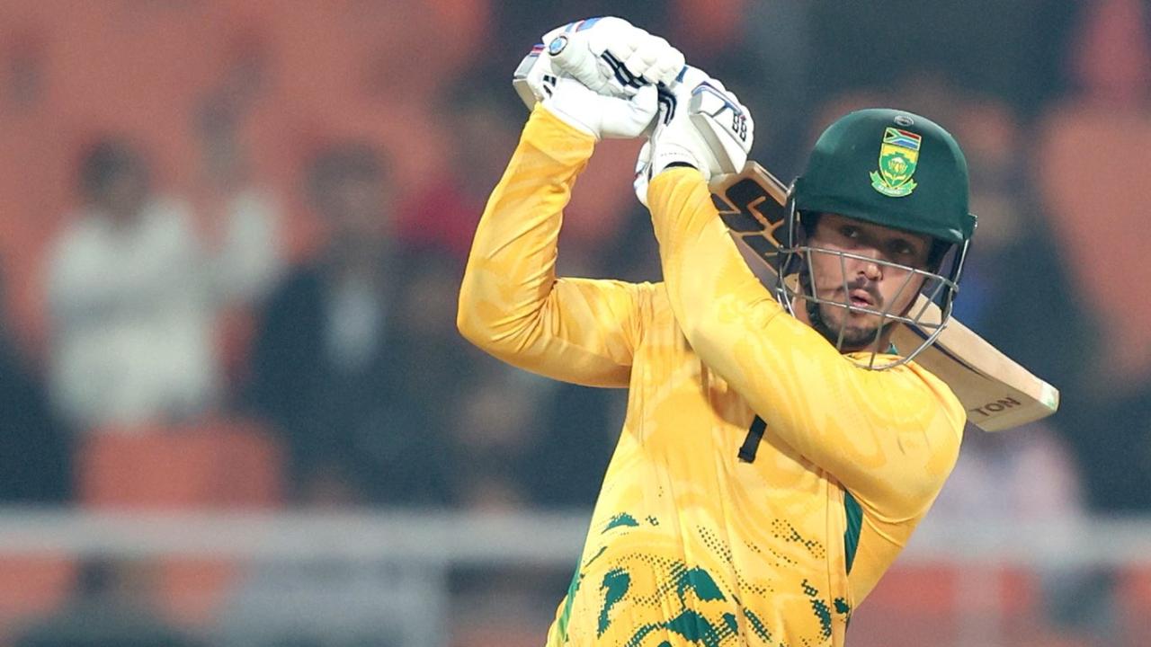 Having put to bat first, South Africa's veteran opening batsman Quinton de Kock played a blistering knock of 90 runs off 46 deliveries. His knock was laced with five boundaries and seven maximums (Pic: X/@ProteasMenCSA)