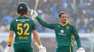 Quinton de Kock's blazing century helps South Africa reach 270 runs