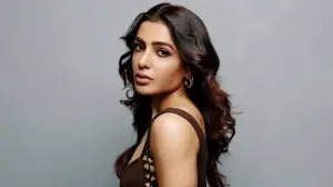 Samantha Ruth Prabhu mobbed by fans in Hyderabad after Nidhhi Agerwal