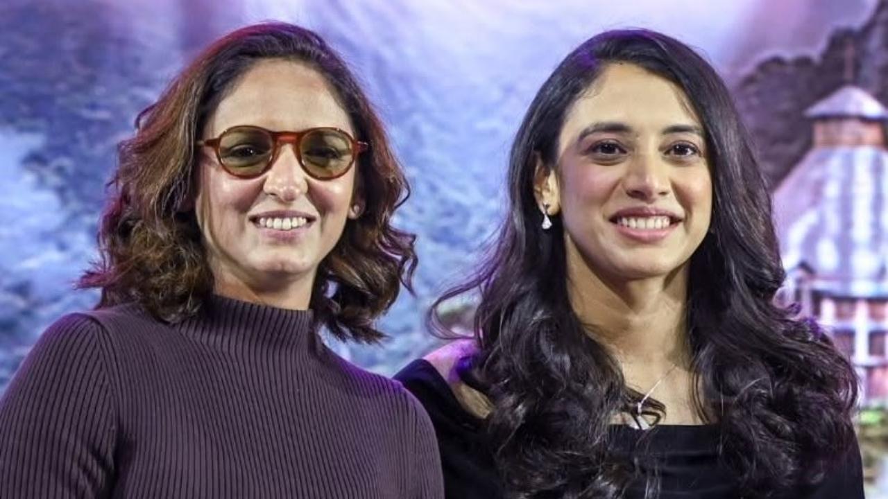 Along with her, Team India skipper Harmanpreet Kaur was also present at the event (Pic: X)