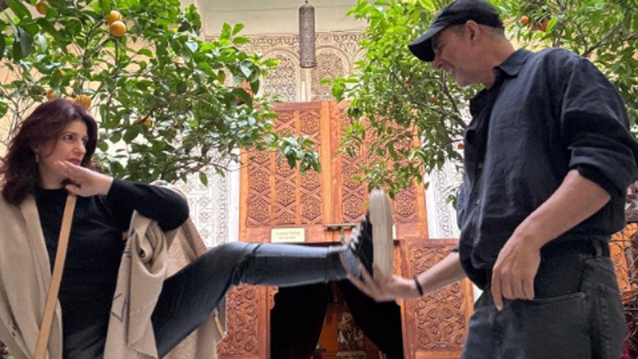 Akshay Kumar knocked out by Twinkle Khanna's kick? Watch