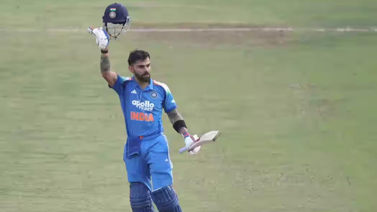 From the other end, stalwart Virat Kohli delivered a stupendous knock of 102 runs, which came in 93 deliveries. He also smashed seven boundaries and two maximums (Pic: BCCI)