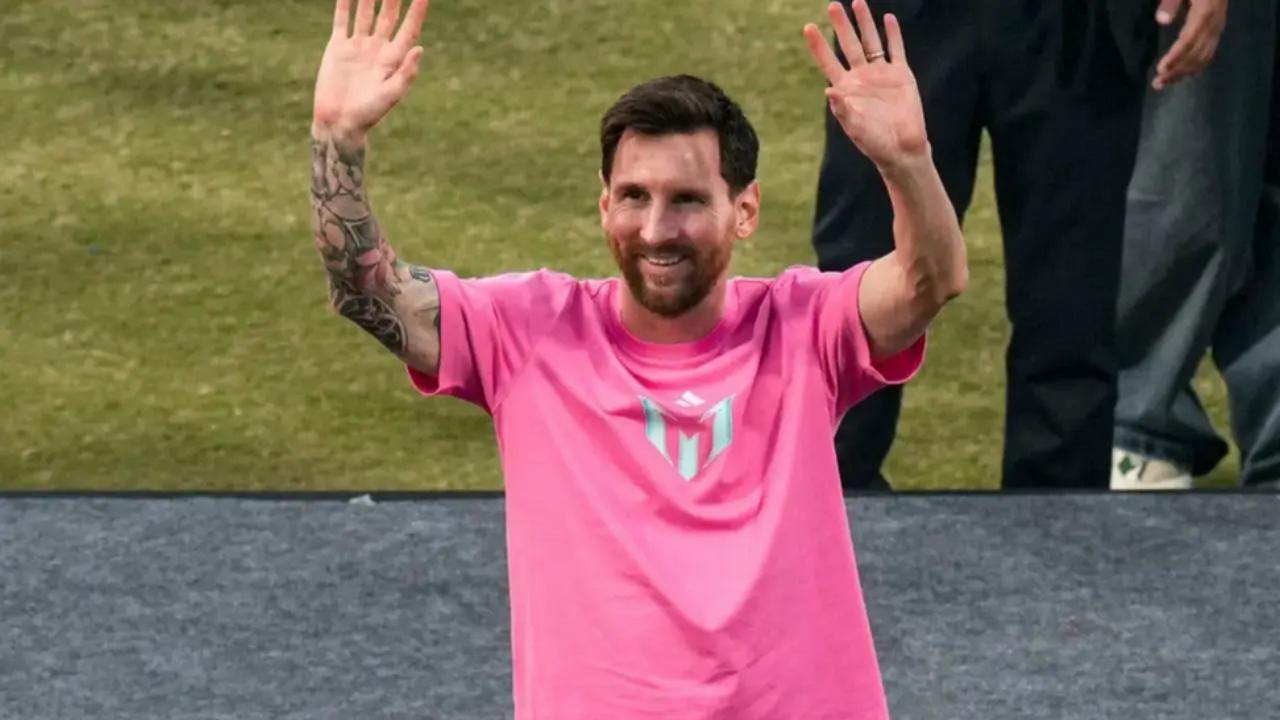 One of the most historic moments in the stadium's history was the visit of Argentine superstar Lionel Messi. The footballer made his appearance at the venue during the 