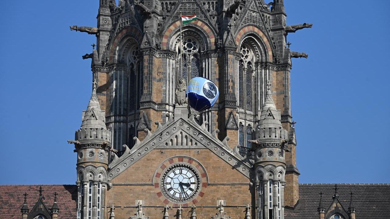 By 1966, electric traction accounted for more than half of the freight traffic in Eastern and South Eastern Railway zones