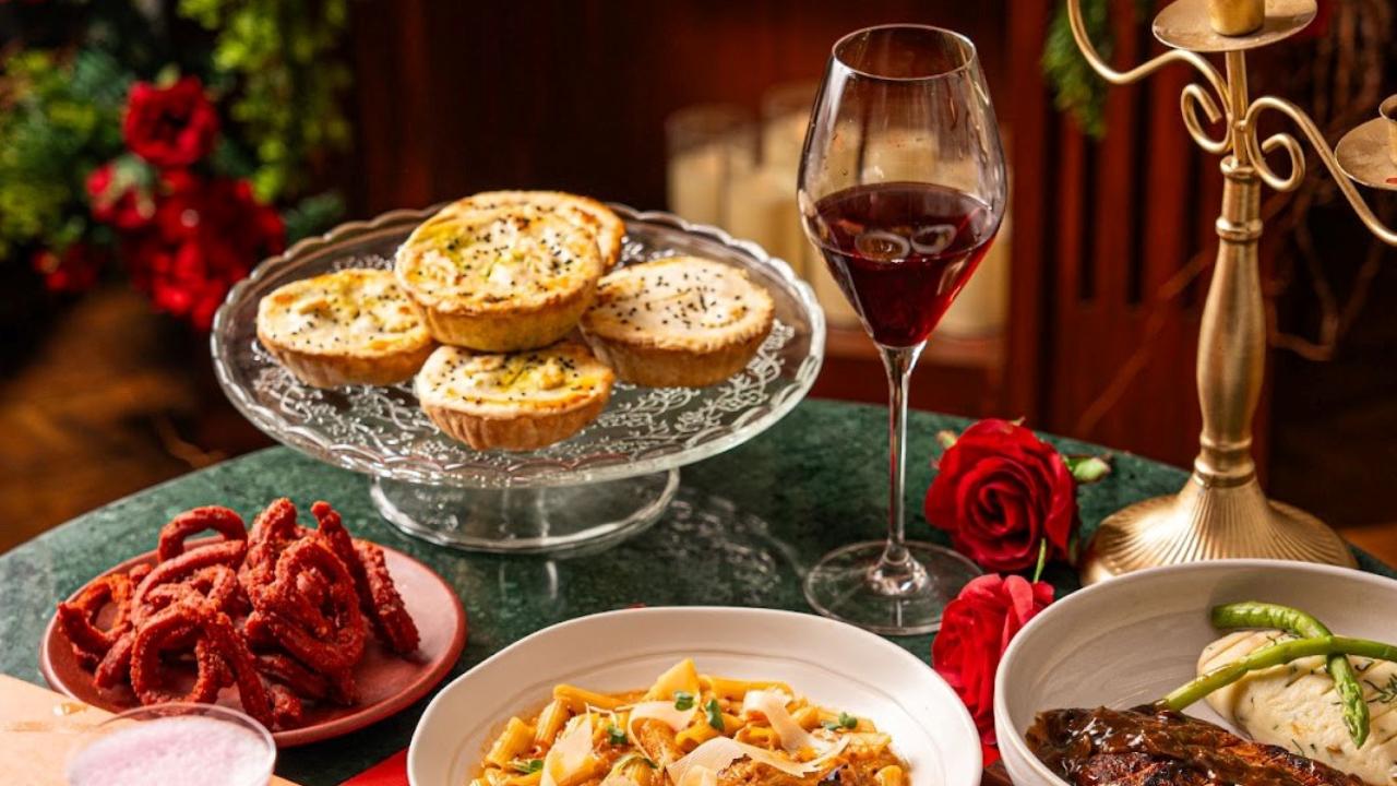 Try the special Valentine Menu at Scarlett House, which features a curated selection of dishes, from flavourful mains to small plates like Greek Ember Mock & Buck Crepe and Rainbow Acai Bowl, paired with handcrafted cocktails.
Where: Scarlett House, Pali Hills, Bandra
