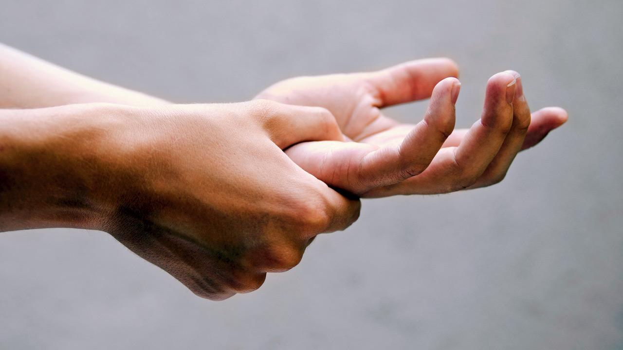 Acupressure on the hand’s pressure points can offer relief