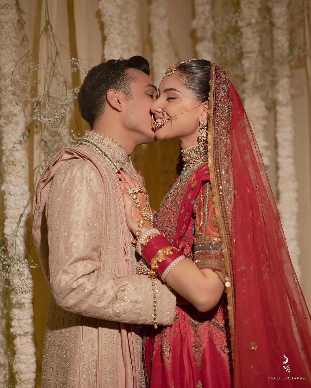 Anuv Jain has gotten married to Hridi Narand in a traditional wedding ceremony