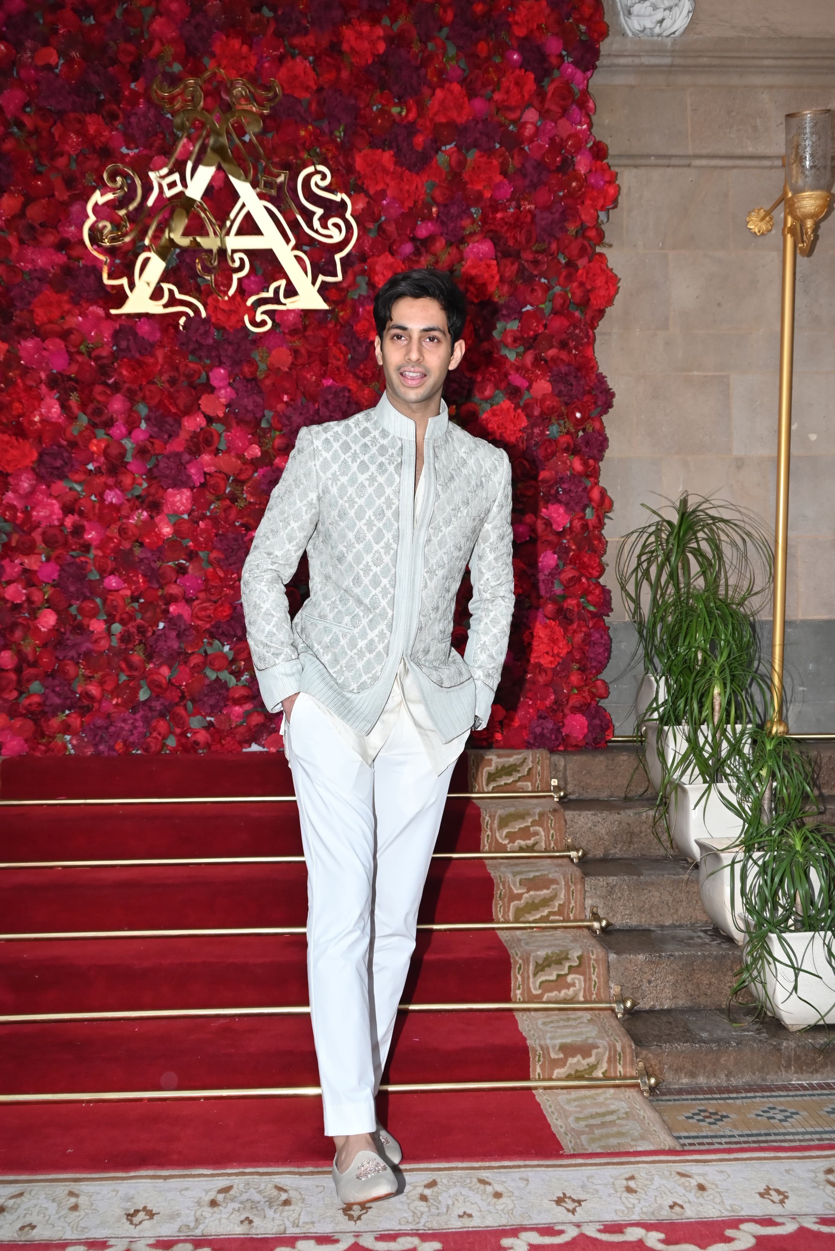 Agastya Nanda wore a white Nehru-collared kurta with white pants