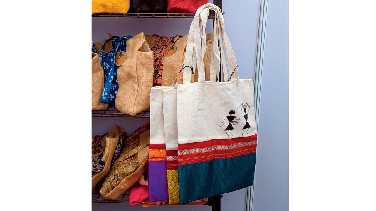 Canvas and khun bags 