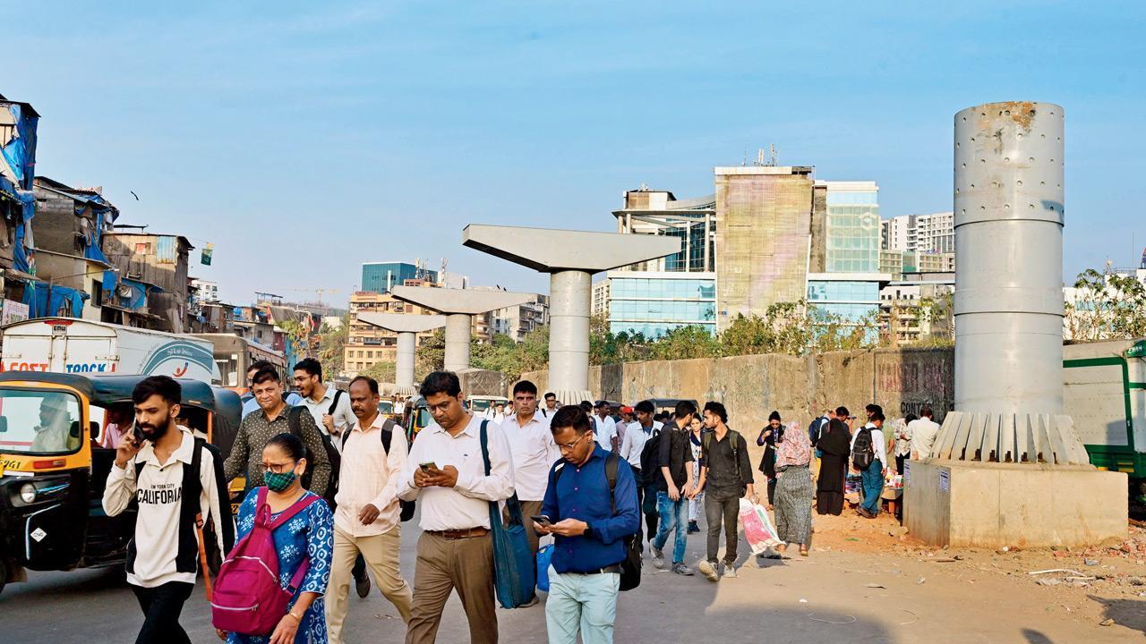 Mumbai: Bandra skywalk finally back on track!