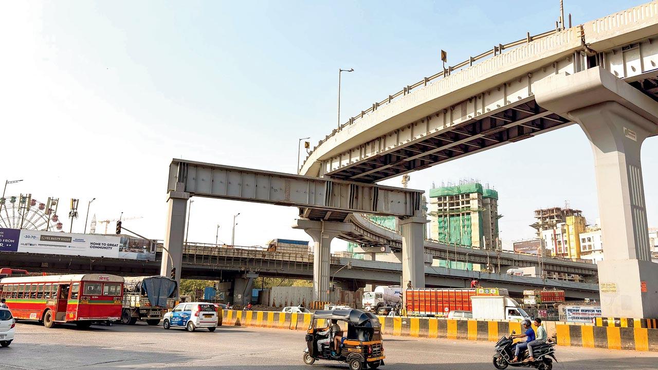 The construction of the Ghatkopar-Mankhurd Link Road (GMLR) has eased traffic in the area. Pic/Rajesh Gupta