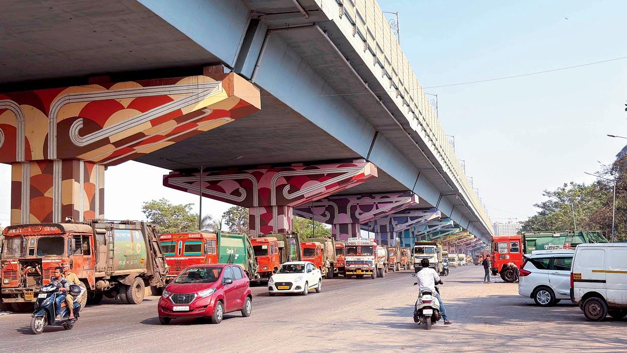 Speed breakers missing, two-wheeler riding in wrong direction another riding without helmet spotted on the stretch. Pic/Rajesh Gupta