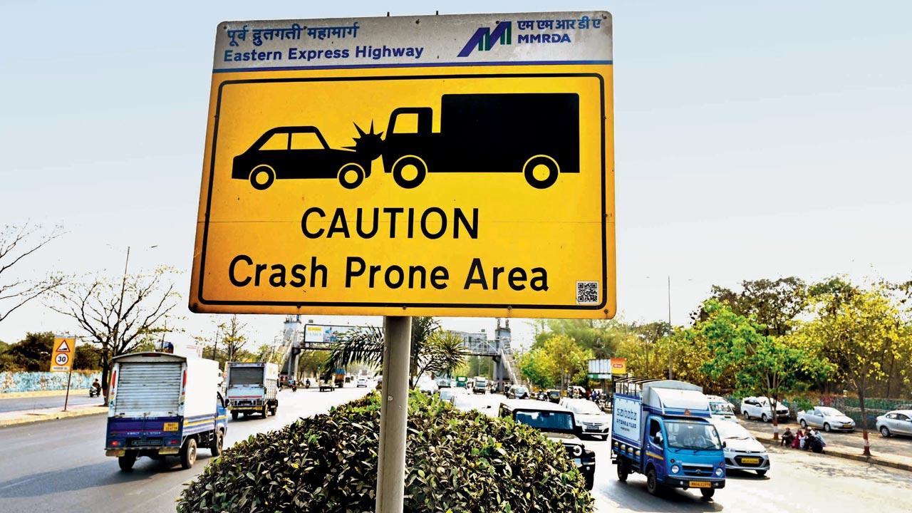Accident-prone area signage was put up in the area. Pic/Rajesh Gupta