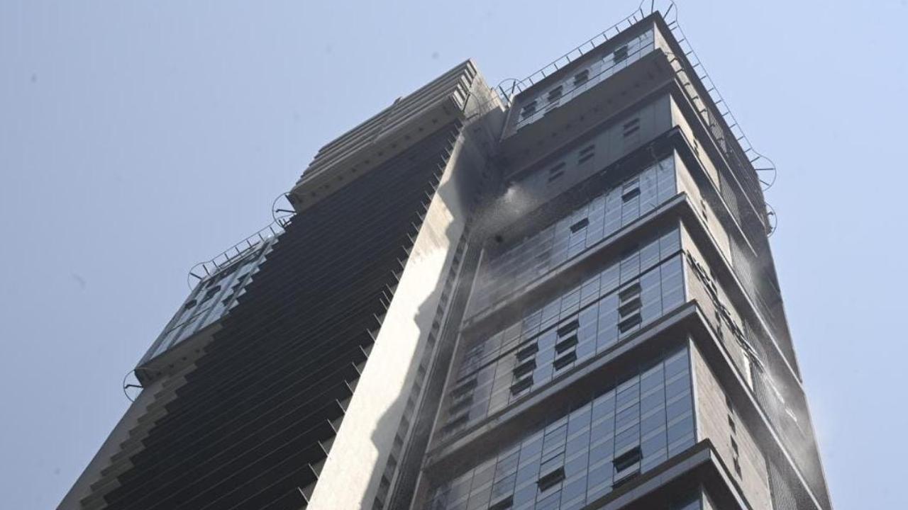 There was no report of casualty in the blaze that erupted around 10.45 am in a residential property in one of the twin buildings of Salette 27 on Babasaheb Ambedkar Road, an official from the fire brigade said